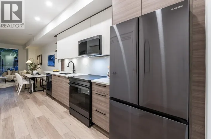 207 422 LAKEWOOD DRIVE, Vancouver