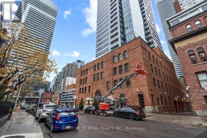 207 - 5 ST JOSEPH STREET, Toronto