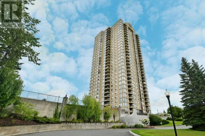 207 - 545 ST LAURENT BOULEVARD, Ottawa