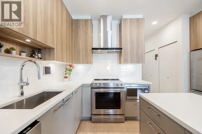 207 7599 15TH STREET, Burnaby