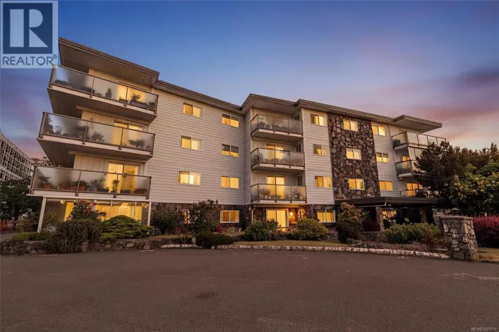 207 848 Esquimalt Rd, Esquimalt