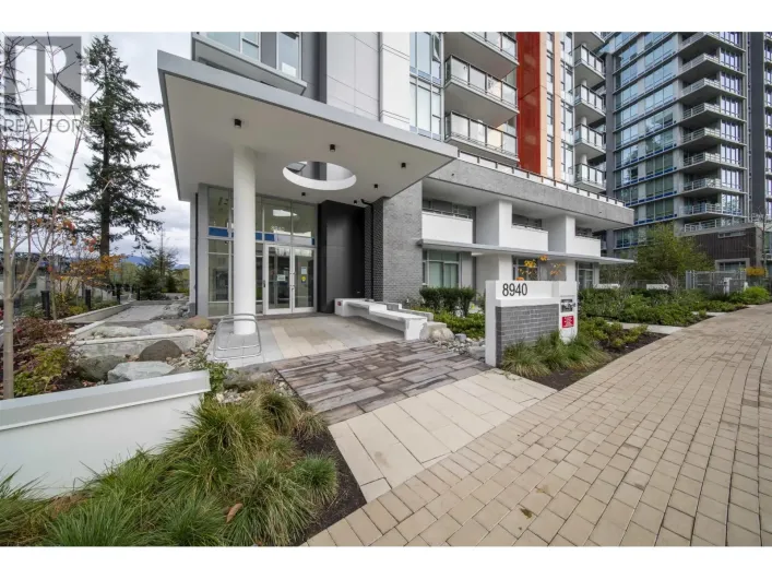 207 8940 UNIVERSITY CRESCENT, Burnaby