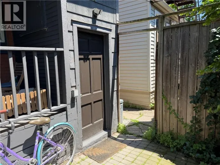 207 CHARLTON Avenue W, Hamilton