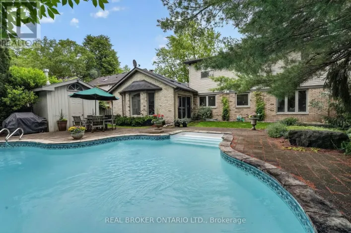 207 LONGFIELD CRESCENT, Hamilton