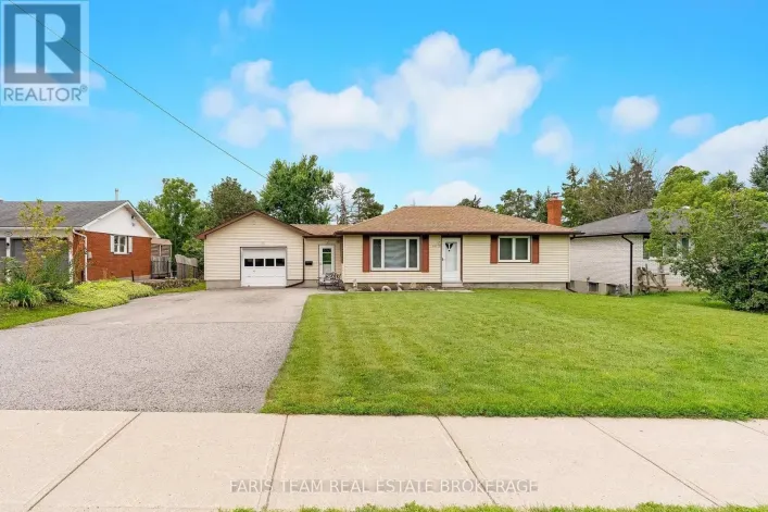 207 WARNICA ROAD, Barrie