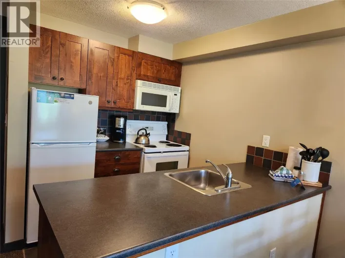 2070 Summit Drive Unit# 305, Panorama