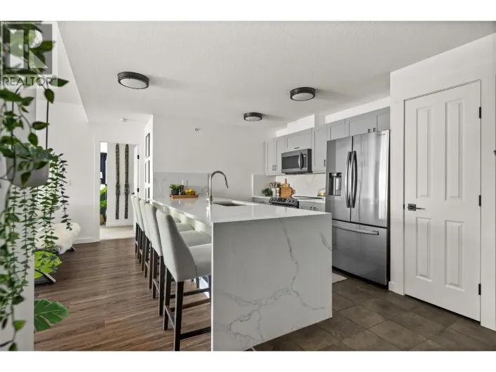 2070 SUMMIT Drive Unit# 511, Panorama