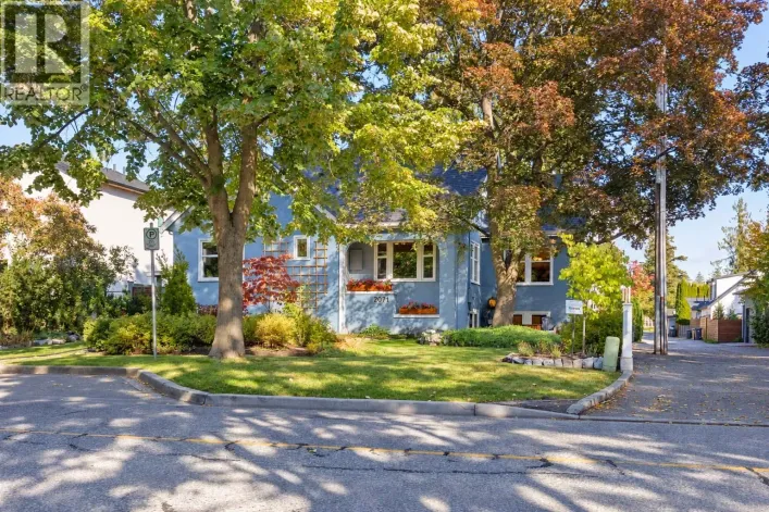 2071 Abbott Street, Kelowna