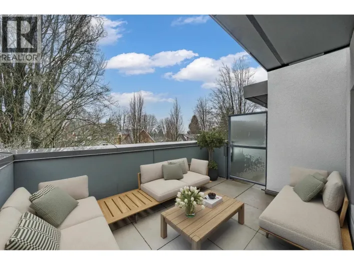 2071 E 1ST AVENUE, Vancouver