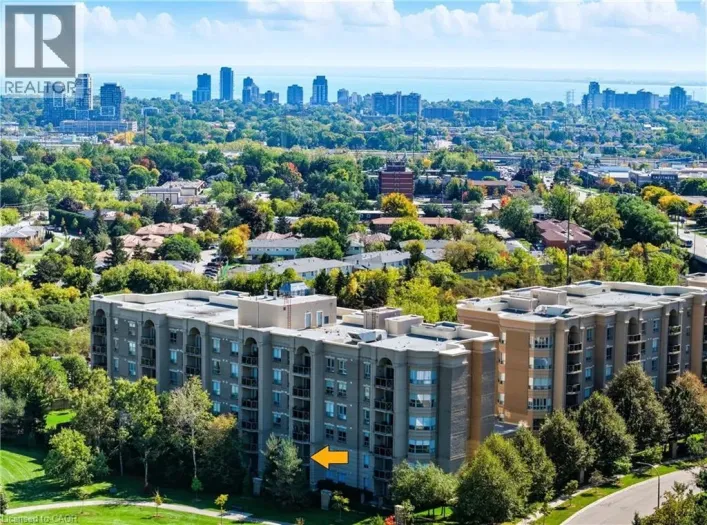 2075 AMHERST HEIGHTS Drive Unit# 211, Burlington