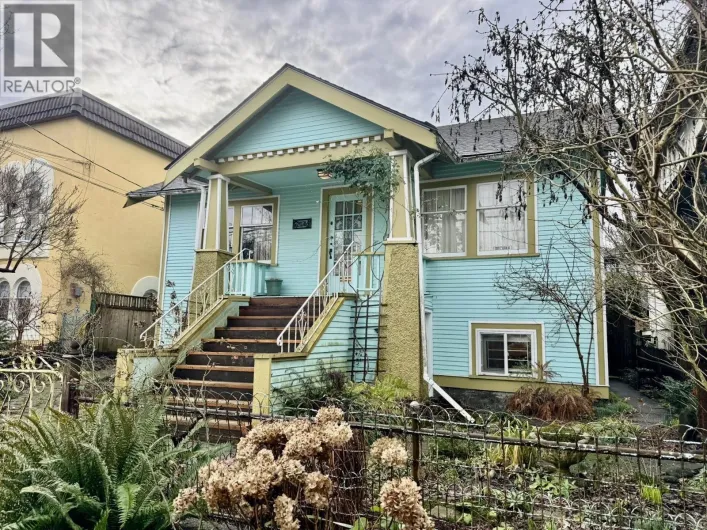 2076 TURNER STREET, Vancouver