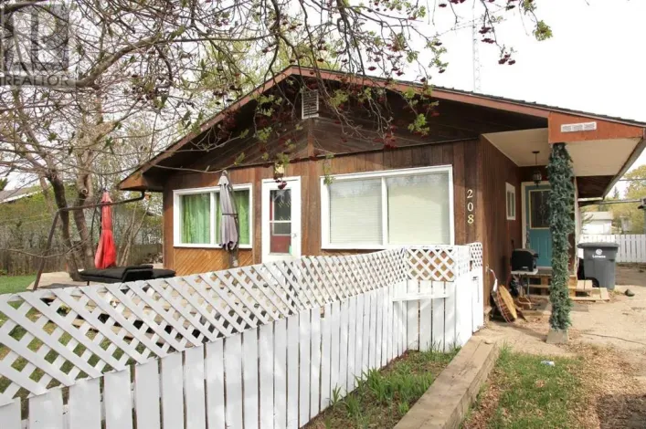 208 1 Avenue W, Maidstone