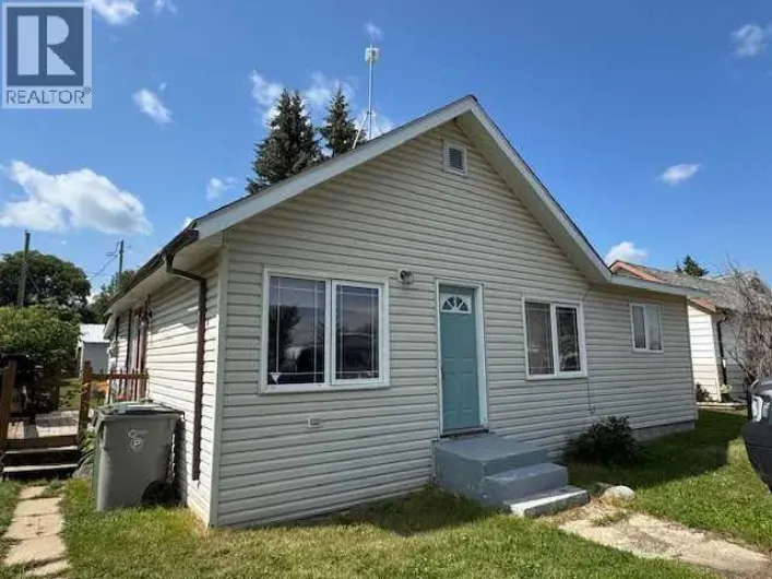208 1 Street W, Lashburn