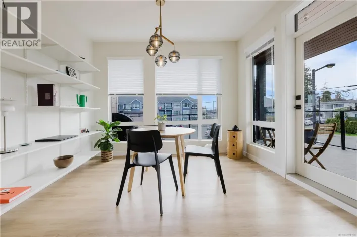 208 100 Lombardy St, Parksville