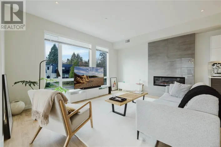 208 100 Lombardy St, Parksville