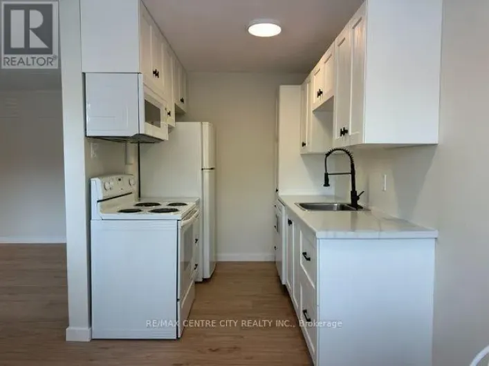 208 - 1172 HAMILTON ROAD, London East