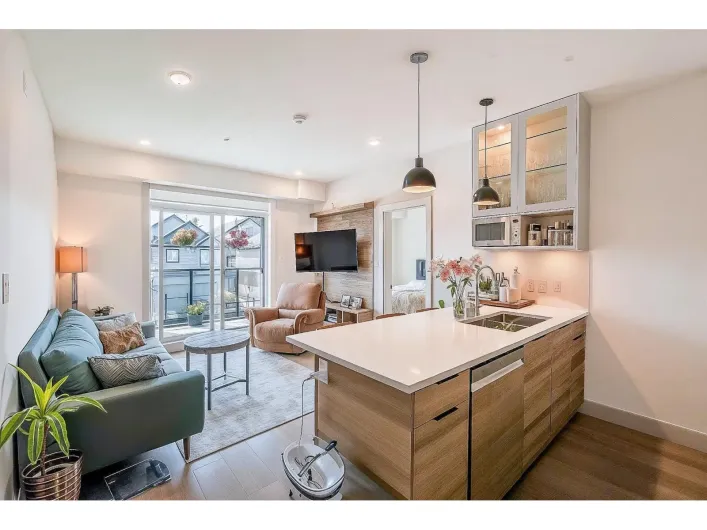 208 14818 60 AVENUE, Surrey