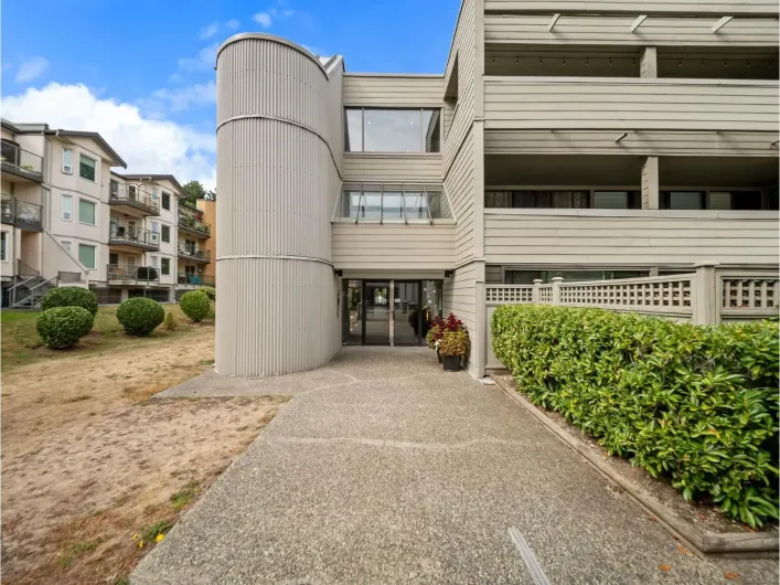 208 15272 19 AVENUE, Surrey