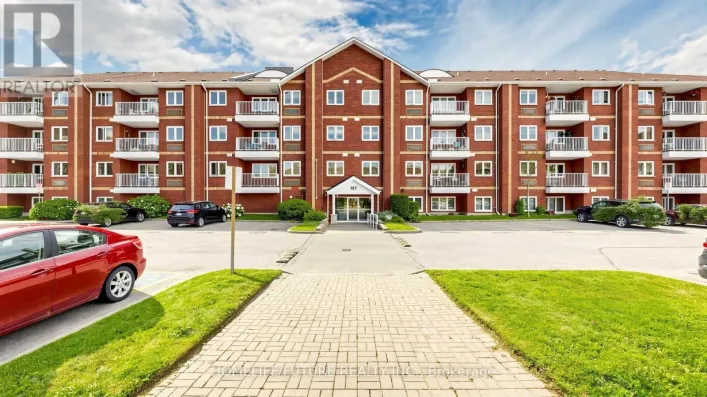 208 - 191 LAKE DRIVEWAY W, Ajax