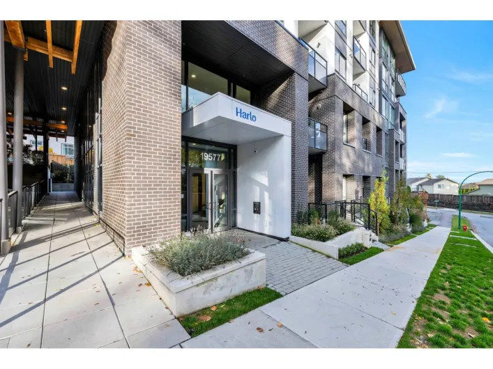 208 19577 65B AVENUE, Surrey