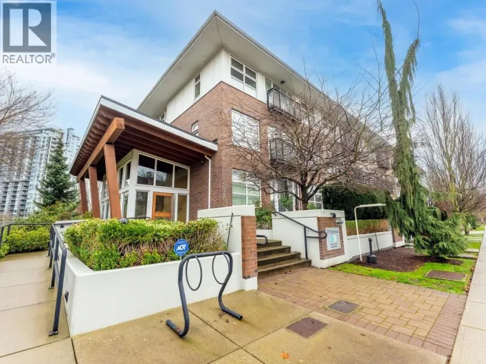 208 215 BROOKES STREET, New Westminster