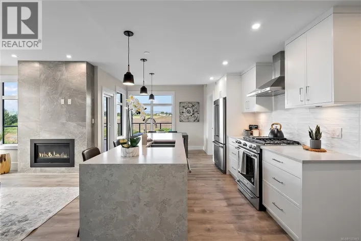 208 2520 Hackett Cres, Central Saanich