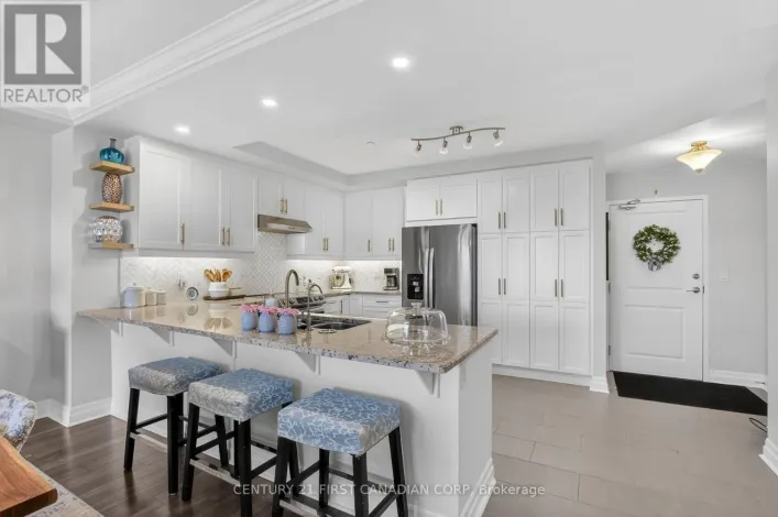 208 - 260 VILLAGEWALK BOULEVARD, London North
