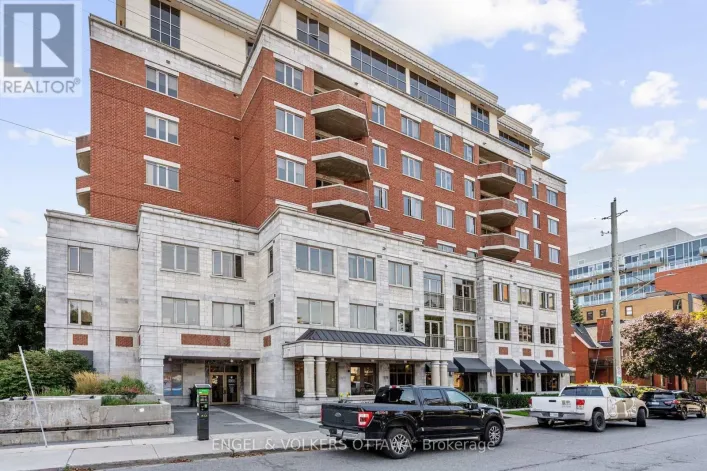 208 - 320 MCLEOD STREET, Ottawa