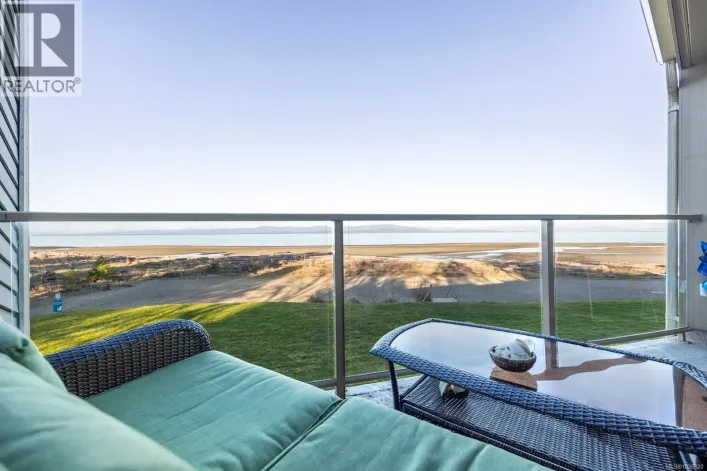 208 3295 Island Hwy W, Qualicum Beach