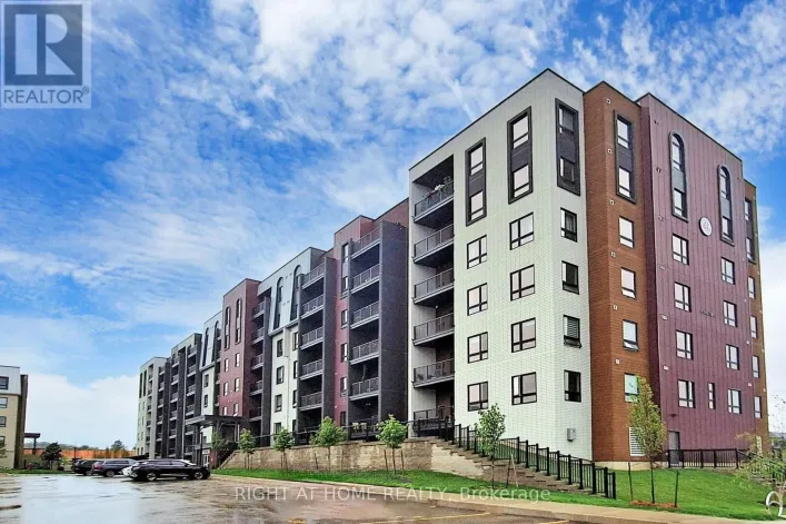 #208 - 4 SPICE WAY, Barrie