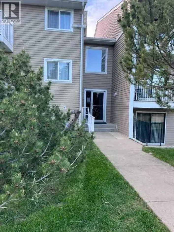 208, 49 Bennett Street, Red Deer