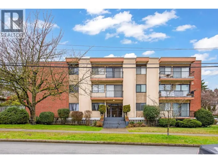 208 505 NINTH STREET, New Westminster