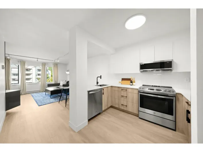 208 5224 204 STREET, Langley