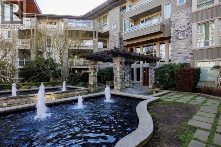 208 560 RAVEN WOODS DRIVE, North Vancouver