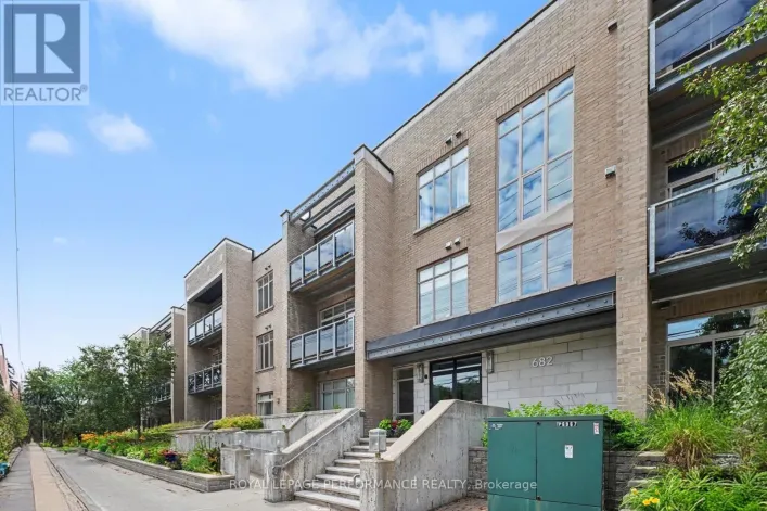 208 - 682 CHURCHILL AVENUE N, Ottawa