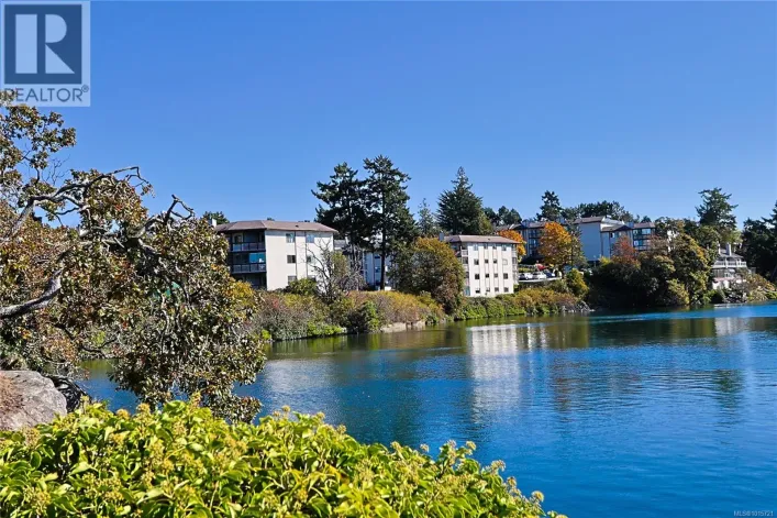 208 69 Gorge Rd W, Saanich