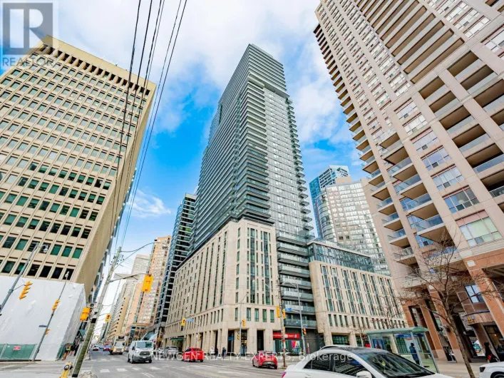 208 - 955 BAY STREET, Toronto
