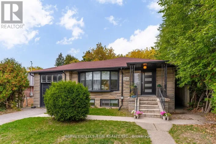 208 BETTY ANN DRIVE, Toronto