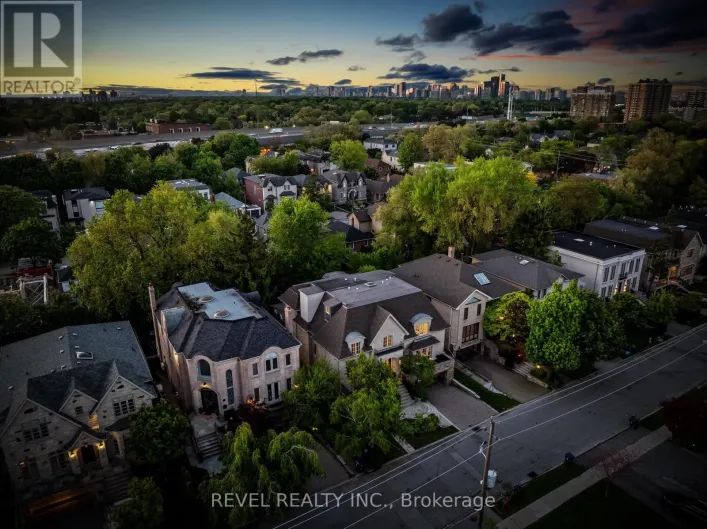 208 CARMICHAEL AVENUE, Toronto