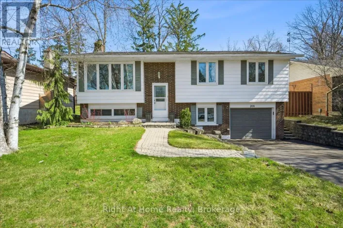 208 MCCRANEY STREET W, Oakville
