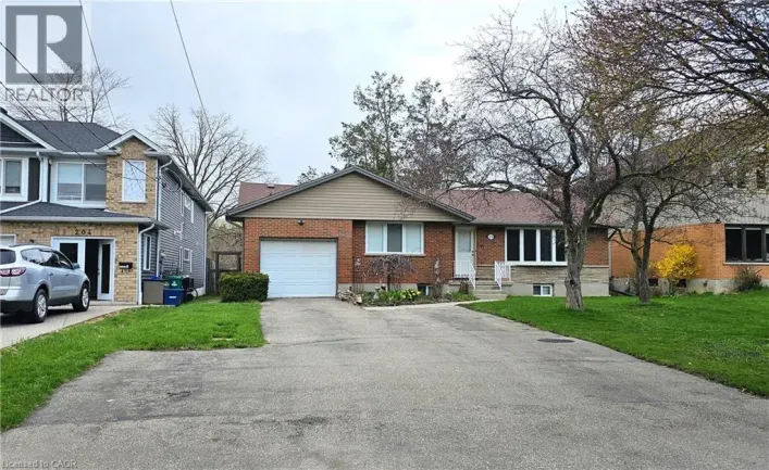 208 MONTGOMERY Road Unit# UPPER, Kitchener