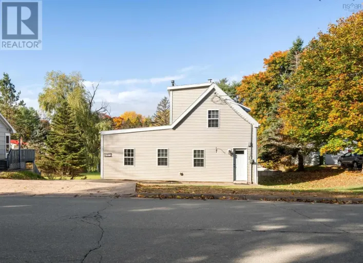 208 PLEASANT Street, Truro