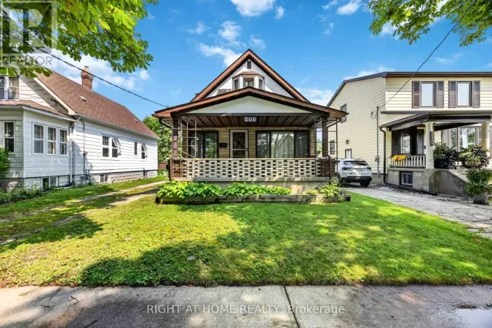 208 ROSS AVENUE, Sarnia