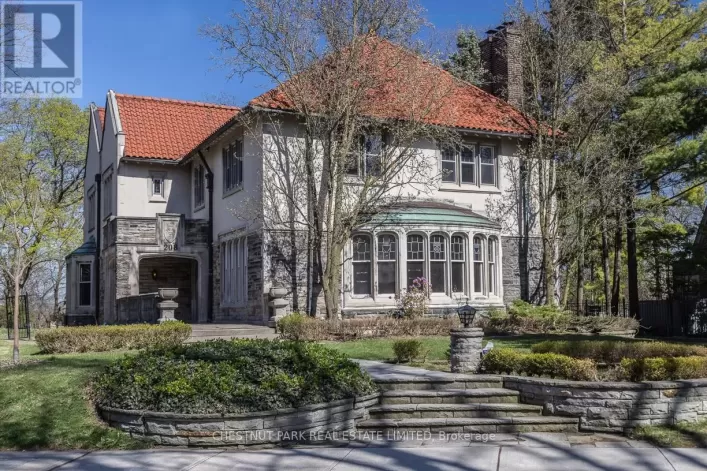 208 ROXBOROUGH DRIVE, Toronto