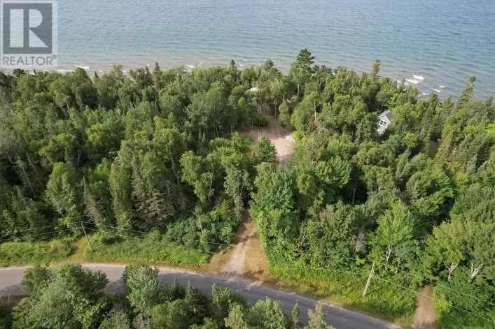 2082 Four Seasons DR, Goulais River