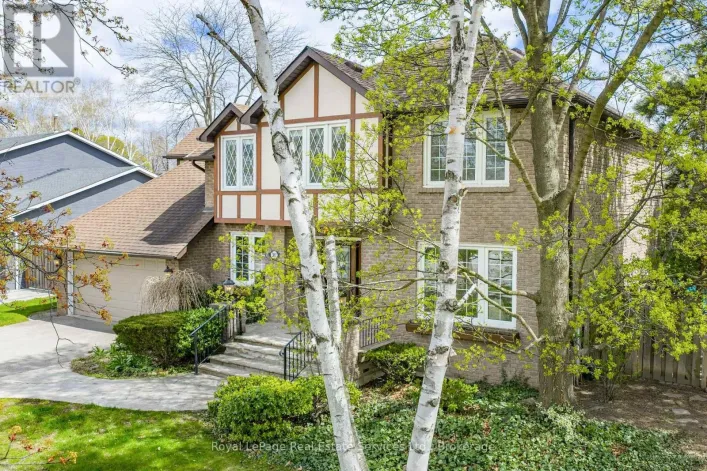 2082 MISSISSAUGA ROAD, Mississauga