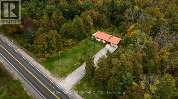 2086 PENETANGUISHENE ROAD, Springwater