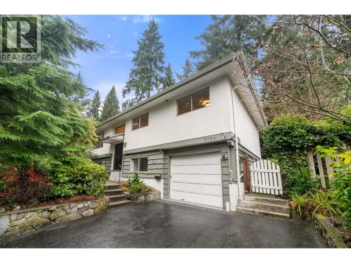 2086 TOMPKINS CRESCENT, North Vancouver