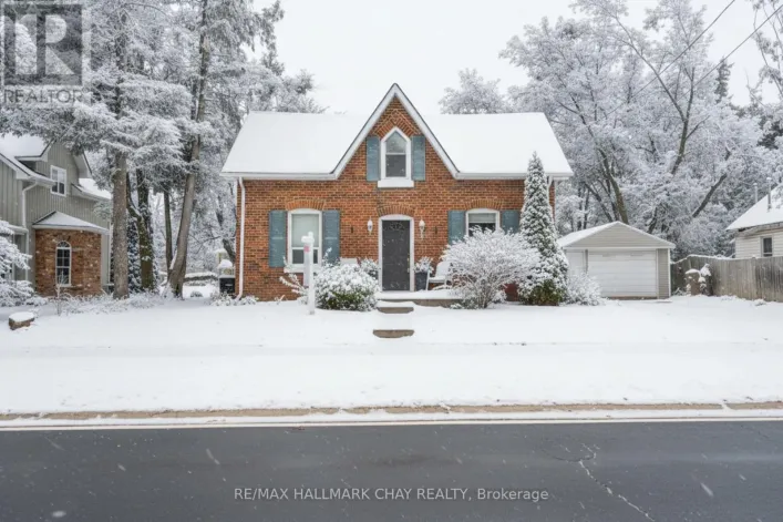 2088 VICTORIA STREET, Innisfil