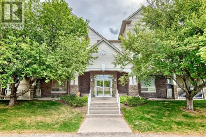 209, 1000 Applevillage Court SE, Calgary